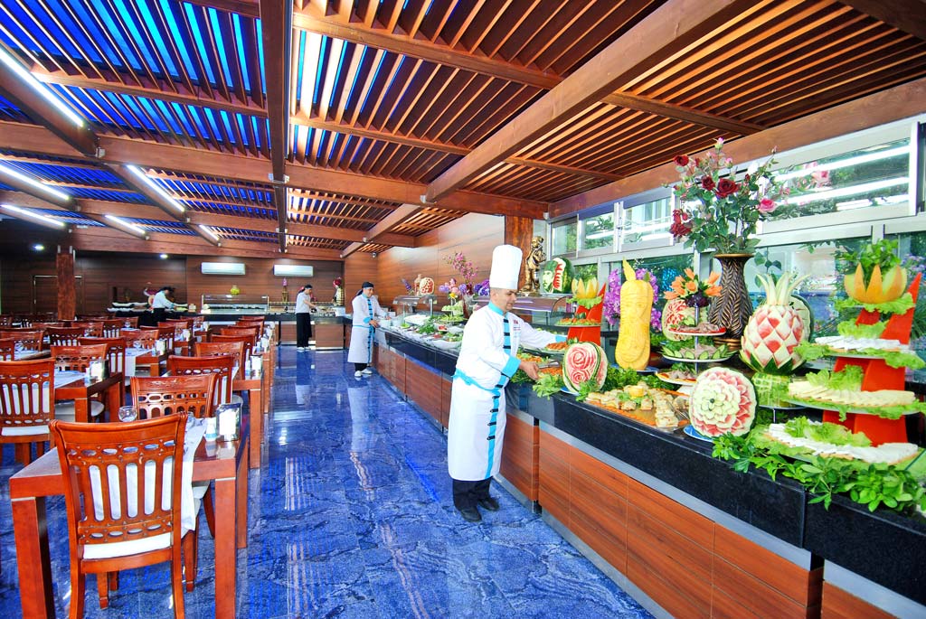 Restaurant & Bar
